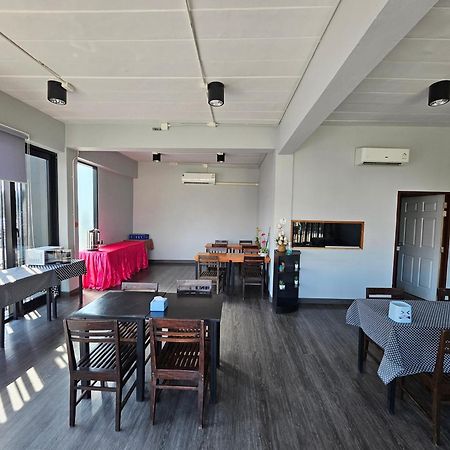 Polkadot Hostel Пхитсанулок Экстерьер фото