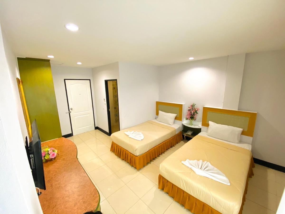 Polkadot Hostel Пхитсанулок Экстерьер фото