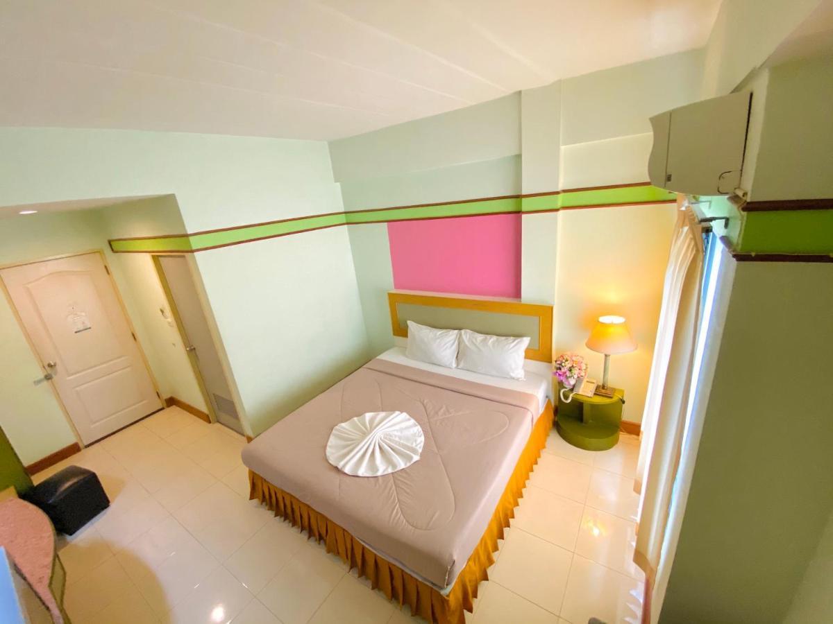 Polkadot Hostel Пхитсанулок Экстерьер фото